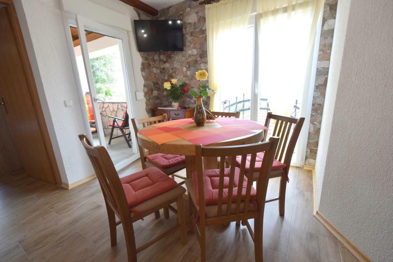 Neven Apartman *